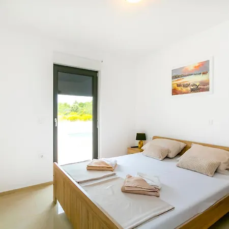 Appartement Deneris - App With Private Pool