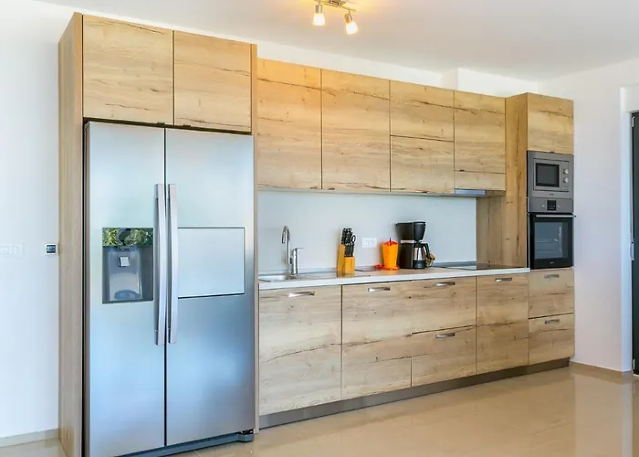 Deneris - App With Private Pool Apartamento Ližnjan