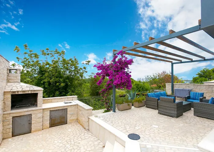 Apartamento Deneris - App With Private Pool Ližnjan