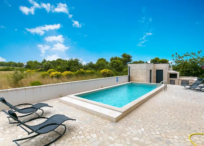 Deneris - App With Private Pool * Ližnjan