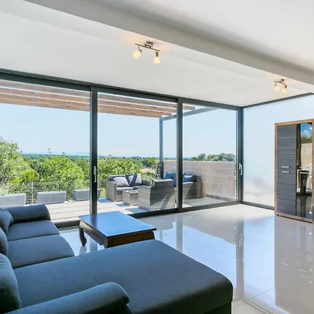 Deneris - App With Private Pool *