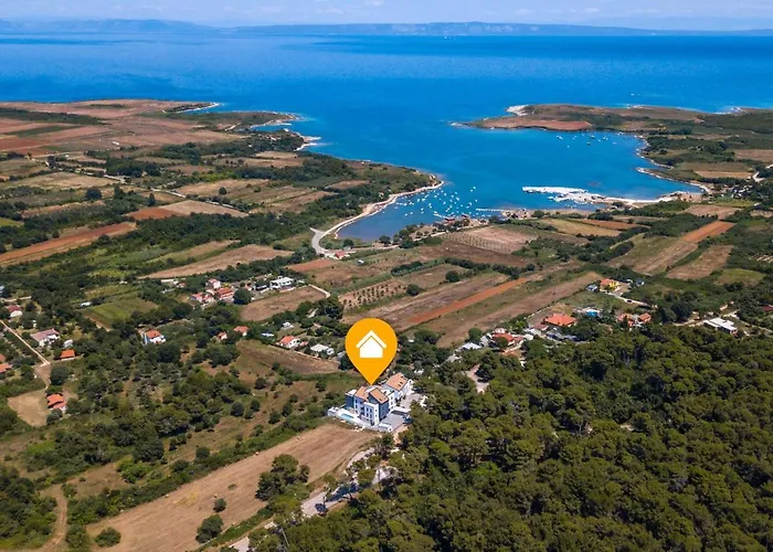 Deneris - App With Private Pool 아파트 Ližnjan