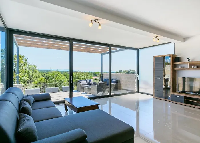 Deneris - App With Private Pool *