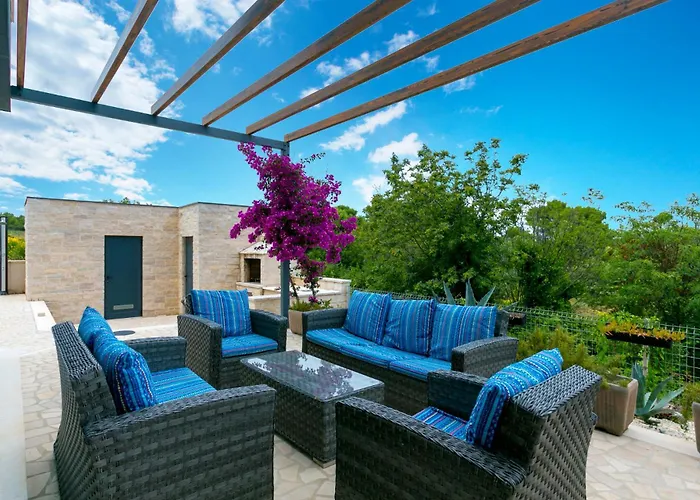 Deneris - App With Private Pool Ližnjan